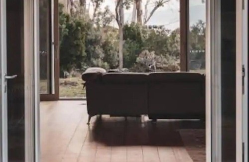 Alonnah House | Pet friendly beach/nature re-set for couples
