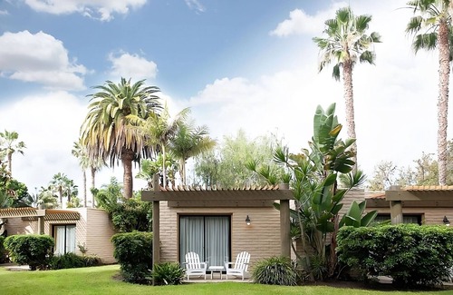 San Diego Hotel | Pet-friendly Beachfront Property with Outdoor Pool, Tennis Court