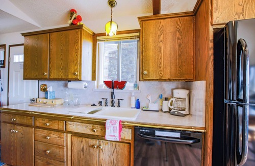 Freeland House | Pet Friendly, Beachfront, Mt. Rainer Views, Family Retreat