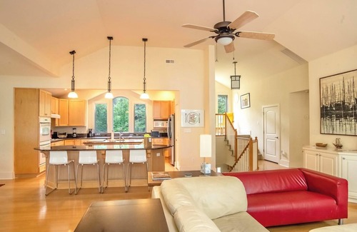 Cape Charles House | PET FRIENDLY-BEAUTIFUL APPOINTED HOME WITH BAY VIEWS AND PRIVATE COMMUNITY BEACH