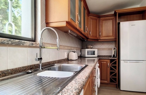 Sesmarias Villa | Pet-Friendly Beautiful Villa Palmeire Galé Beach with WiFi, Balcony, Garden, Terrace & Pool