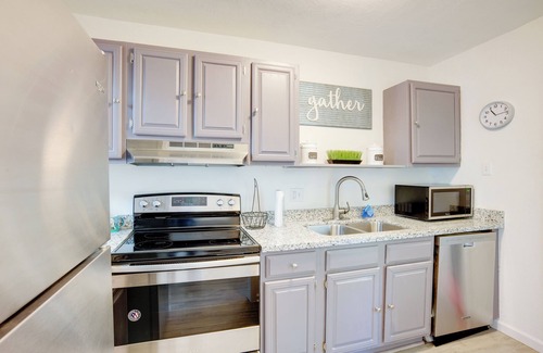 College Station House | Pet-Friendly Bryan Escape ~ 2 Mi to Texas A & M
