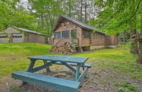 The Forks Cabin | Pet-Friendly Cabin in The Forks w/ Fire Pit!