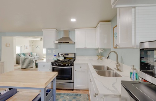 Cayucos House | Pet-Friendly Cayucos Home: Walk to Public Beach!