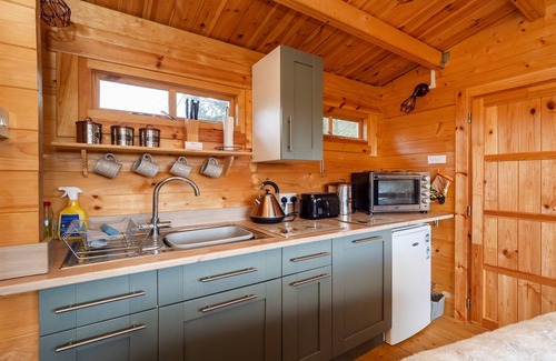 Surlingham Ski Chalet | Pet-friendly chalet in Surlingham, No deposit