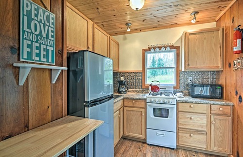 Charlevoix Cabin | Pet-Friendly Charlevoix Cabin: Walk to Lakefront!