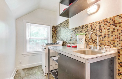 Roselawn Finance Apartment | Pet-Friendly Cincinnati Apt: 5 Mi to Downtown!