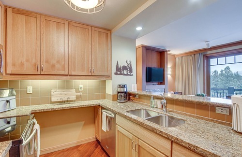Cle Elum Condo | Pet-Friendly Cle Elum Condo - Hike, Ski & Relax!