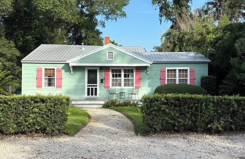 Kings Terrace House | Pet friendly Cottage with fenced yard!