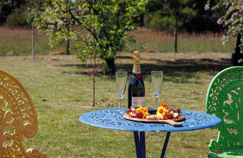 Normanville House | Pet Friendly Coastal Village Getaway - perfect for couples or small families