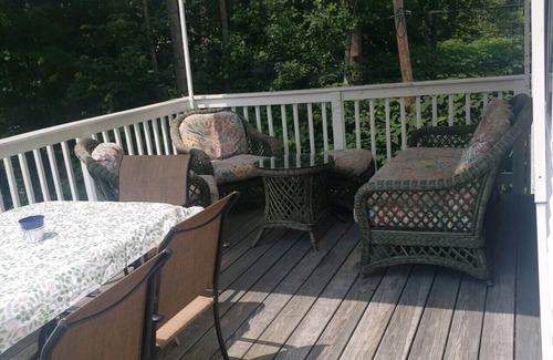 Moultonborough Condo | Pet-friendly condo with lake view porch & beach!
