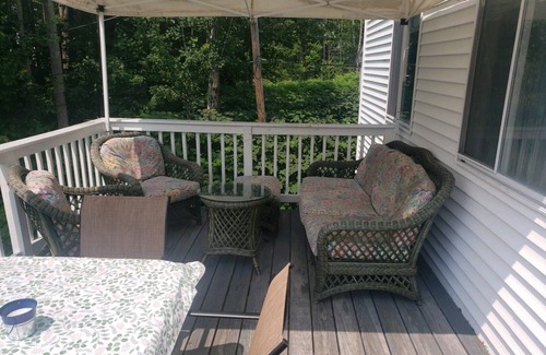 Moultonborough Condo | Pet-friendly condo with lake view porch & beach!