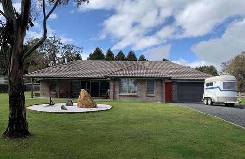 Burradoo Cottage | Pet Friendly Cottage on 10 fantastic acres