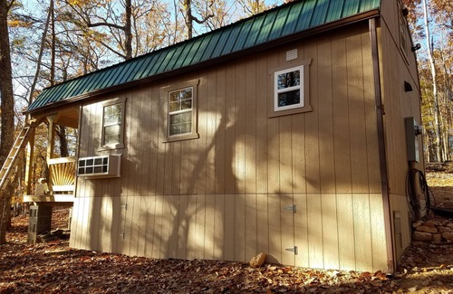 Pikeville Cottage | Pet friendly cottage on 17 acre Lake front property with dock and kayak access