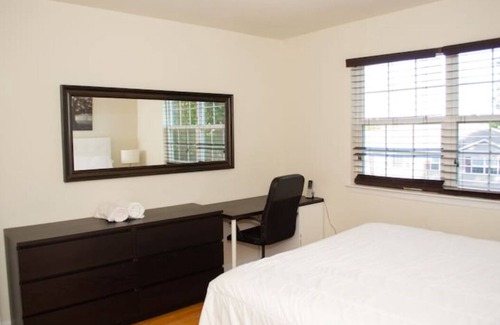 Bridgewater Apartment | Pet friendly,cozy 3bdroom,2 fullbath,golf course locale,free parking,Bridgewater