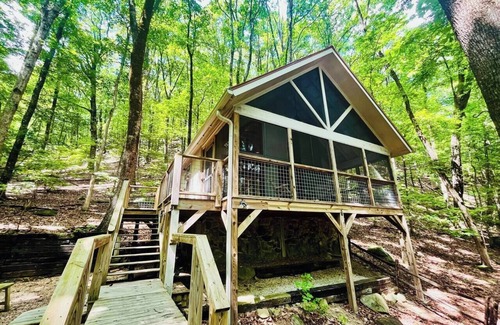Helen Cabin | Pet Friendly, Firepit, Amazing Screened Porch