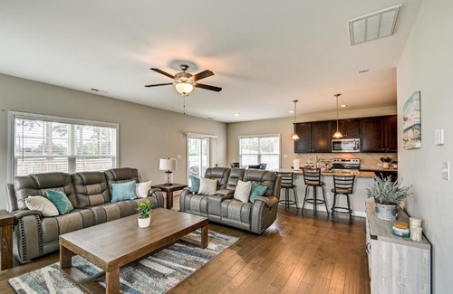 Fayetteville House | Pet-Friendly Fayetteville Home with Hot Tub!
