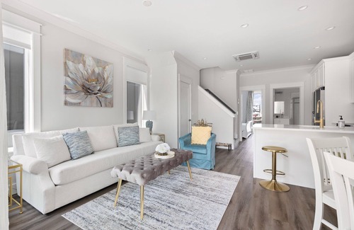 River District Boat Rental | Pet Friendly Floating Villa - Lookout at The Cove - Downtown Wilmington
