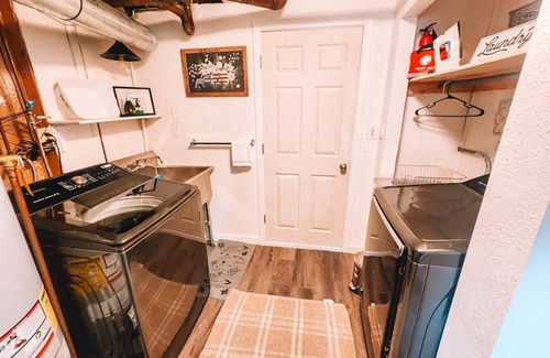 Security-Widefield House | Pet Friendly Gorgeous Large 5 Bdrm Home near allnn