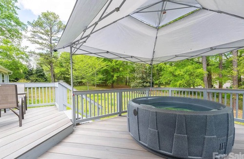 Charlotte House | Pet-Friendly Gated Parking + Outdoor Space
