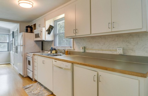 Spottswood House | Pet-Friendly Glasgow Home w/ Buffalo Creek View!