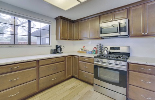 Hollister House | Pet-Friendly Hollister Getaway w/Grill!