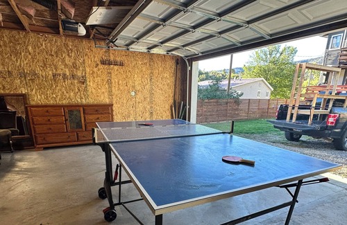 Durango House | Pet Friendly Home - 5 Minutes to DGO - AC/Hot Tub/Pool Table - Deck w/Views