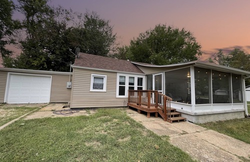 Topeka House | Pet Friendly Home by Lake Shawnee!