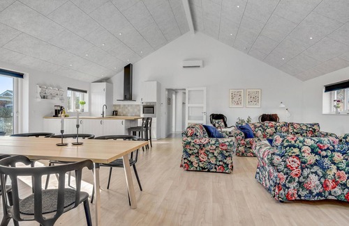 Oster Hurup House | Pet friendly home in Hadsund with sauna