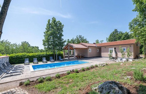 Zupanici House | Pet friendly home in Nedescina