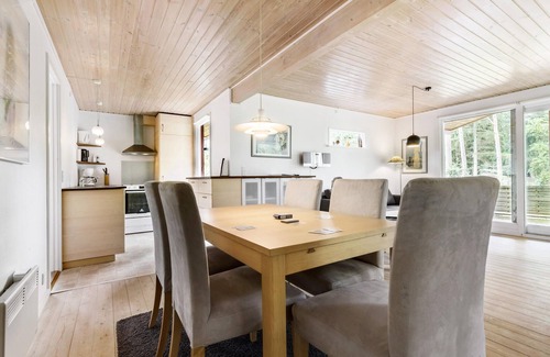Ebdrup House | Pet friendly home in Kolind with WiFi