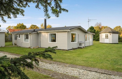 Saksild Strand House | Pet friendly home in Odder with WiFi