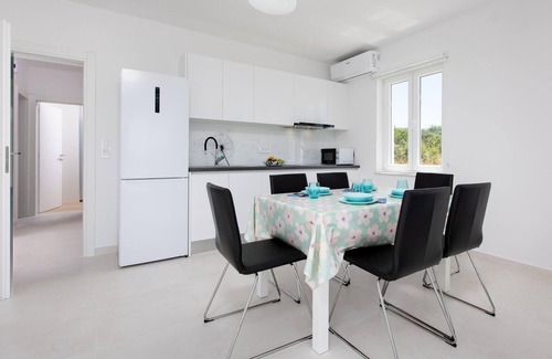 Punat House | Pet friendly home in Punat with kitchen
