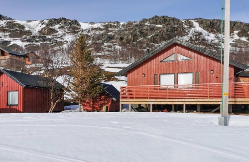 Masy House | Pet friendly home in Snefjord with sauna