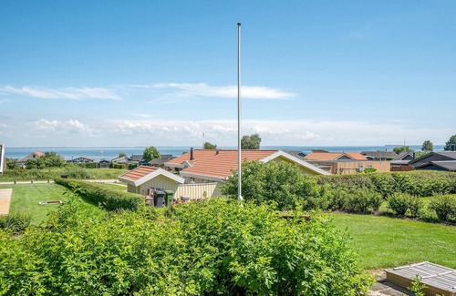 Grønninghoved Strand House | Pet friendly home in Sjølund with sauna