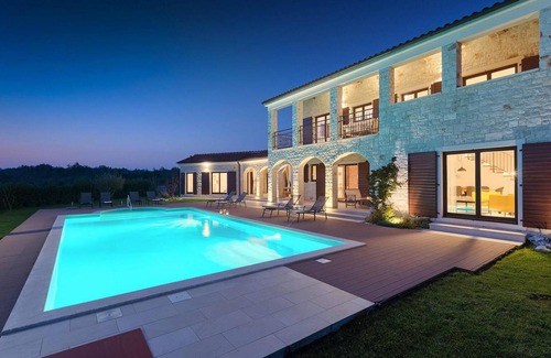 Mofardini House | Pet friendly home in Tinjan
