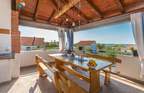 Tinj House | Pet friendly home in Tinj with jacuzzi