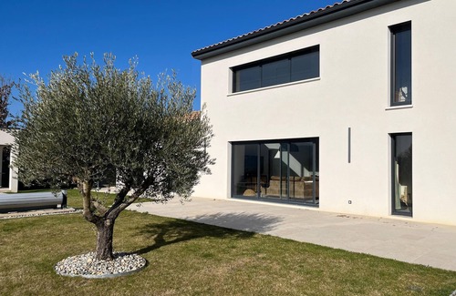 Valaurie House | Pet friendly home in Valaurie with WiFi