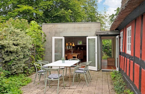 Vejle House | Pet friendly home in Vejle with kitchen