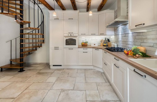 Zvonece House | Pet friendly home in Zvoneca with WiFi