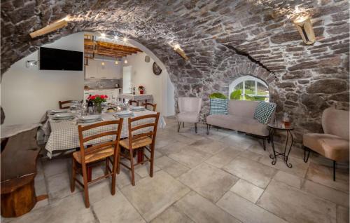 Zvonece House | Pet Friendly Home In Zvoneca With Wifi