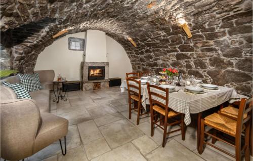 Zvonece House | Pet Friendly Home In Zvoneca With Wifi