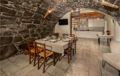 Zvonece House | Pet Friendly Home In Zvoneca With Wifi