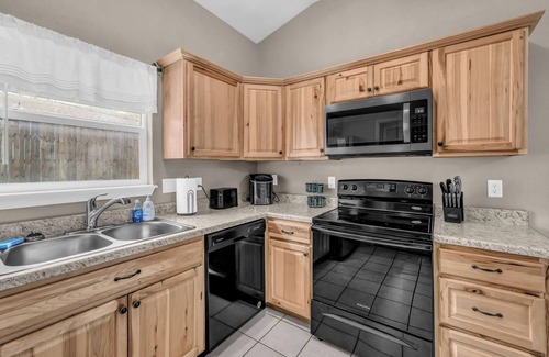Weatherford House | Pet Friendly Home near Downtown Weatherford! Bring the Family, Relax & Enjoy!