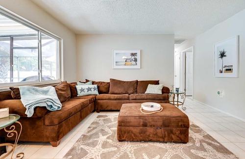 Palm Harbor House | Pet-Friendly Home with Pool in Palm Harbor!