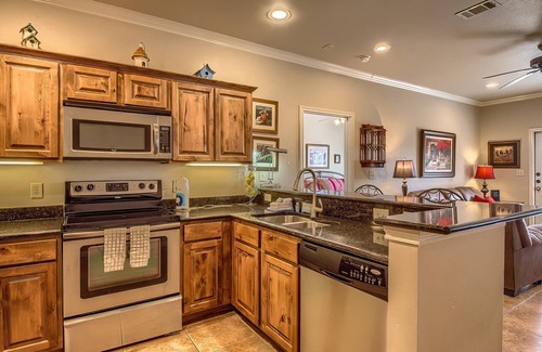 Gruene Condo | Pet Friendly in Historic Gruene, TX! Walk to shops, dining and Gruene Hall!
