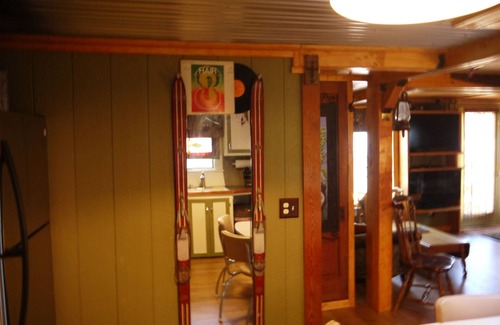North Conway Apartment | Pet Friendly In town location with a cabin feel