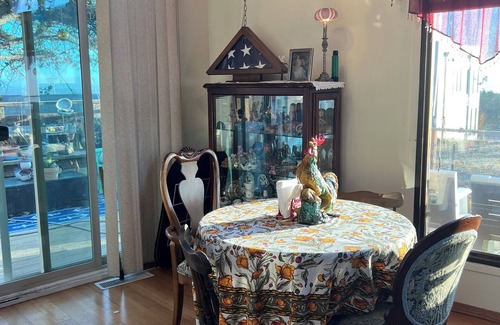 Manchester Cottage | Pet Friendly, Irish Beach Getaway.