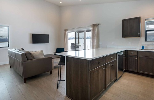 Bigfork House | Pet Friendly, Jewel View Cottages, 4BD, 2.5BA family-designed Townhome!