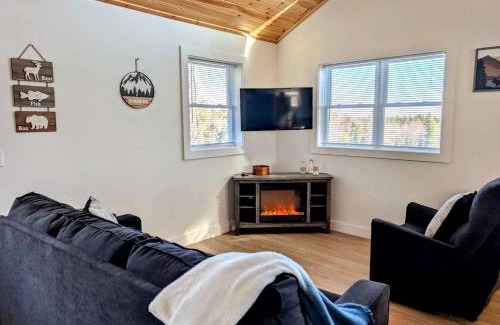Sullivan House | Pet-Friendly Lakeside Cabin with Fire Pit & Screened Porch near Flanders Pond in Sullivan, Maine